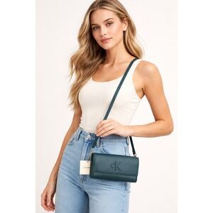 NWT Calvin Klein Sculpted Mini Wallet Bag Y2K Old-Money Mob Wife Teal Green